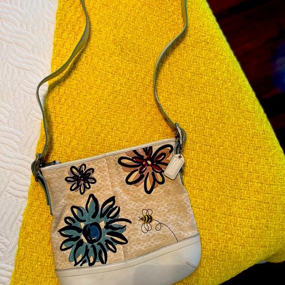 Coach Handbags - Coach vintage!